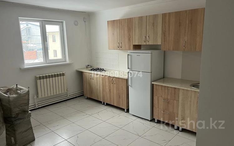 1-комнатная квартира, 20 м², 1/2 этаж помесячно, мкр Ожет 100/2 — Северное кольцо Жумабаева, рынок Кенжехан