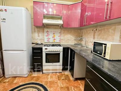 Продажа квартир в Жетысу обл.: 4-комнатная квартира · 89.7 м² · 1/4 этаж, Гарышкер за 26.2 млн 〒 4-комнатная квартира · 89.7 м² · 1/4 этаж, Гарышкер за 26.2 млн 〒 в Талдыкоргане