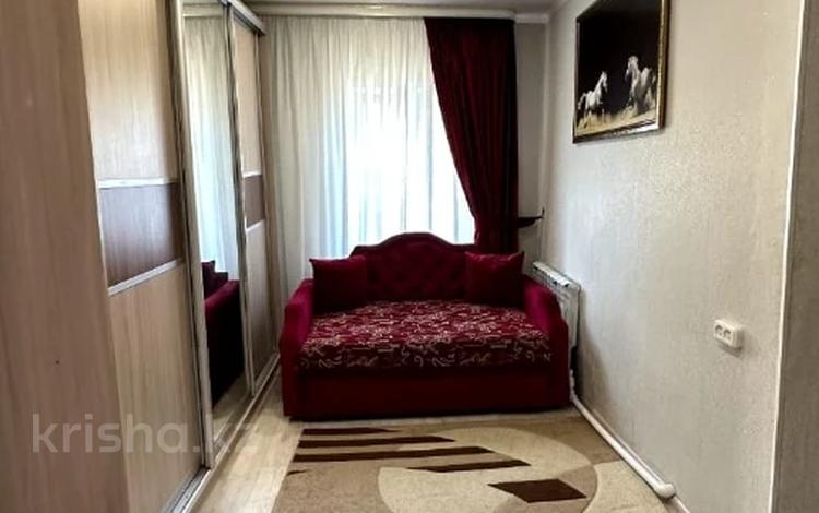Отдельный дом · 4 комнаты · 49.3 м² · 4.5 сот., Центр за 19 млн 〒 в Костанае — фото 2