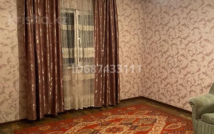1-комнатная квартира, 35 м², 2/2 этаж помесячно, мкр Нуршашкан (Колхозши) 19 за 120 000 〒 в Алматы, Турксибский р-н — фото 2