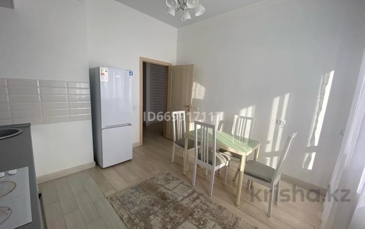 2-комнатная квартира · 71 м² · 11/20 этаж, Кабанбай-батыра 4/2 за 250 000 ₸ в Астане — фото 2