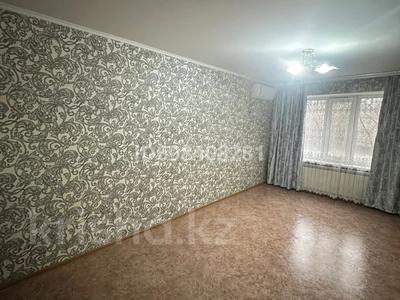 3-бөлмелі пәтер, 64 м², 2/9 қабат ай сайын, мкр 11, бағасы: 200 000 〒 в Актобе, мкр 11