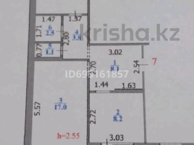 2-бөлмелі пәтер, 54 м², 3/5 қабат, мкр. 4 8, бағасы: 16 млн 〒 в Уральске, мкр. 4