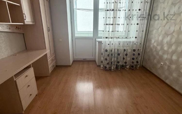 2-бөлмелі пәтер · 61 м² · 4/5 қабат, мкр Кадыра Мырза-Али, бағасы: 27.4 млн ₸ в Уральске — фото 3