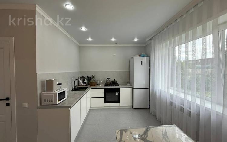 Отдельный дом · 4 комнаты · 155 м² · 9.8 сот., Майлина 64 за 75 млн ₸ в Костанае — фото 2