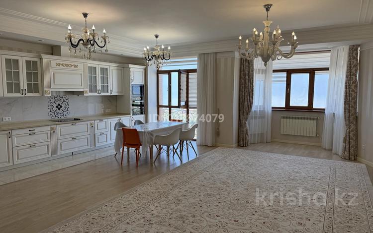 3-комнатная квартира · 135 м² · 8/14 этаж, 17-й мкр, 17 мкрн 7 за 650 000 ₸ в Актау — фото 2