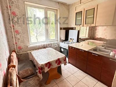 4-комнатная квартира · 63 м² · 1/5 этаж, Ихсанова за 180 000 ₸ в Уральске, мкр Школьник