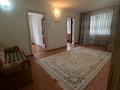 4-комнатная квартира · 63 м² · 1/5 этаж, Ихсанова за 180 000 ₸ в Уральске, мкр Школьник — фото 2