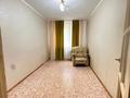 4-комнатная квартира · 63 м² · 1/5 этаж, Ихсанова за 180 000 ₸ в Уральске, мкр Школьник — фото 4