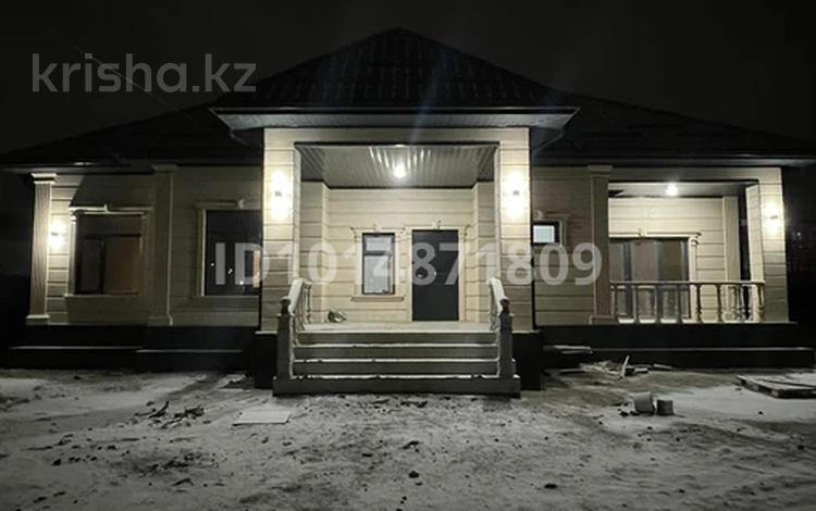 Отдельный дом · 4 комнаты · 190 м² · 10 сот., мкр Жулдыз, Арон Аюпов 29а за 47 млн ₸ в Атырау — фото 2