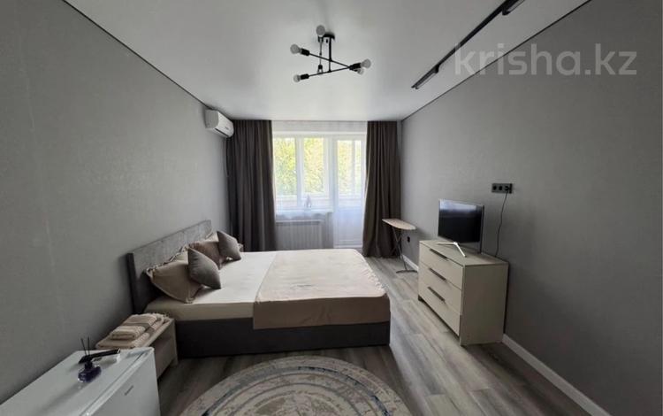 1-комнатная квартира · 38 м² · 1/5 этаж, Биржан Сал за 2 500 〒 в Талдыкоргане — фото 2