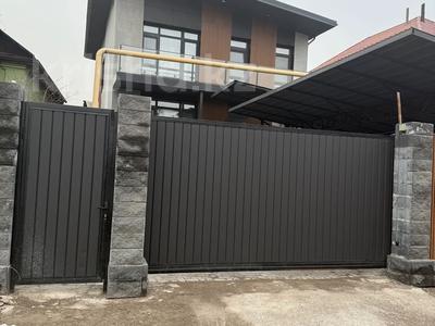 Продажа домов и дачи в Алматы: Отдельный дом · 5 комнат · 238 м² · 5 сот., мкр Коктобе, Трофимова 32 за 375 млн 〒 Отдельный дом · 5 комнат · 238 м² · 5 сот., мкр Коктобе, Трофимова 32 за 375 млн 〒 в Алматы, Медеуский р-н