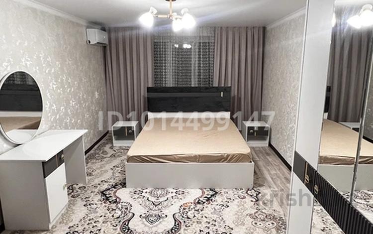2-комнатная квартира · 76 м² · 5/5 этаж, мкр Акбулак 32 за 140 000 ₸ в Таразе — фото 2