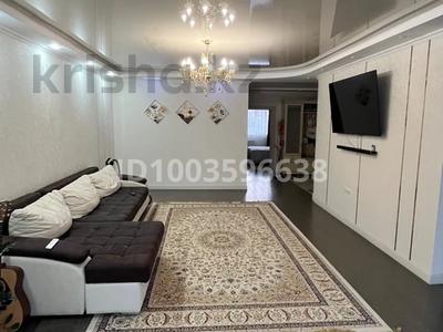 3-комнатная квартира · 104.7 м² · 4/5 этаж, мкр Женис 22 — Рынок Женис за 48 млн 〒 в Уральске