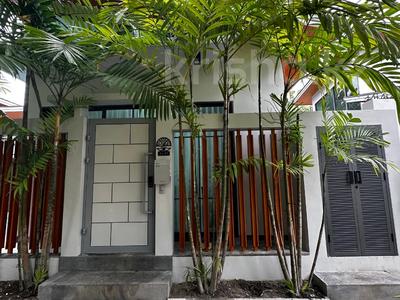 Отдельный дом · 2 комнаты · 129 м² · 2 сот., Най Харн за ~ 179.6 млн 〒 в Пхукете