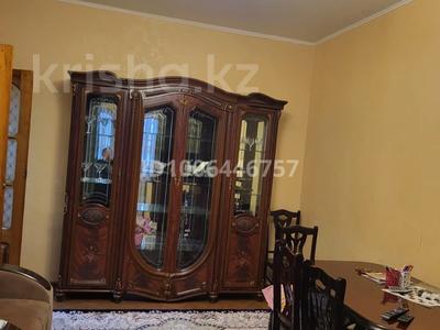 4-комнатная квартира · 85 м² · 3/5 этаж, мкр Акбулак, Жунусалиева 2/18 2 — Абая за 200 000 〒 в Таразе