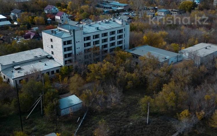 Здание · 5105 м², бағасы: 600 млн ₸ в Караганде, Алихана Бокейханова р-н — фото 2