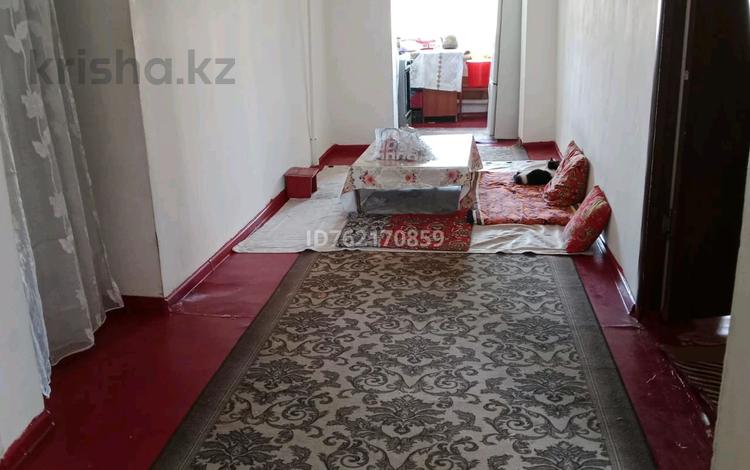 3-бөлмелі пәтер · 65.2 м² · 2/2 қабат, 10/3 — Автоцоннын жанындағы көше еки этажной дом 1 падьезд, бағасы: 15 млн 〒 в Сарыагаш — фото 3