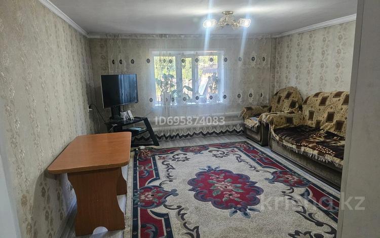 Жеке үй • 3 бөлмелер • 58.7 м² • 6 сот., Макаренко 10 — Пос. Мирный, бағасы: 13 млн 〒 в Семее — фото 2