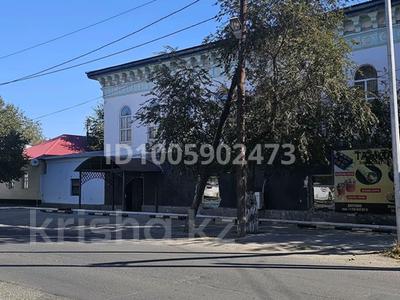 Отдельный дом · 21 комната · 4763 м² · 835 сот., Жарбосынова 3 за 450 млн 〒 в Атырау