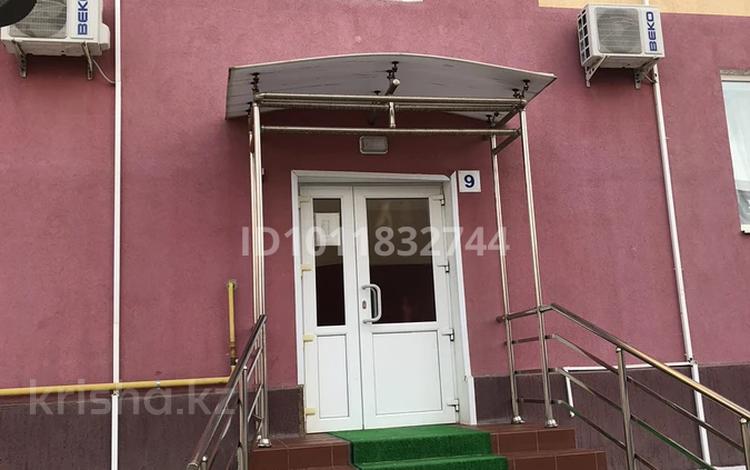 2-комнатная квартира · 60 м² · 1/4 этаж, ул. Академика Бинеша Жарбосынова 84/2 за 190 000 ₸ в Атырау, мкр Авангард-2 — фото 2