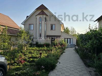 Отдельный дом · 7 комнат · 325 м² · 8 сот., Береке 11 за 70 млн 〒 в Жандосов