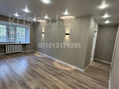 3-комнатная квартира · 54 м² · 1/5 этаж, мкр Новый Город, Ермекова 47 за 25 млн ₸ в Караганде, Казыбек би р-н