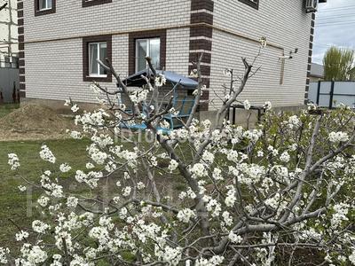 Жеке үй · 4 бөлме · 208 м² · 10 сот., мкр Жастар 2, Манас 4, бағасы: 70 млн 〒 в Актобе, жилой массив Жанаконыс