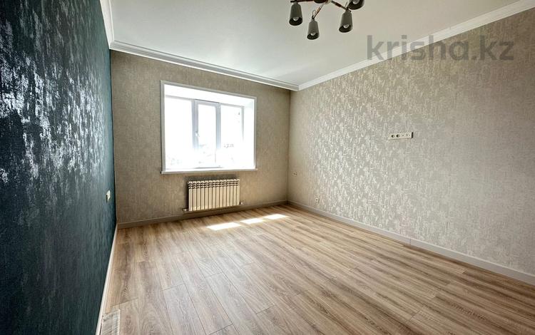 3-комнатная квартира, 75 м², 5/5 этаж, мира за 45.5 млн 〒 в Петропавловске — фото 2