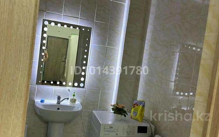 2-комнатная квартира · 62 м² · 7/9 этаж, мкр Береке 29 за 180 000 ₸ в Атырау — фото 2
