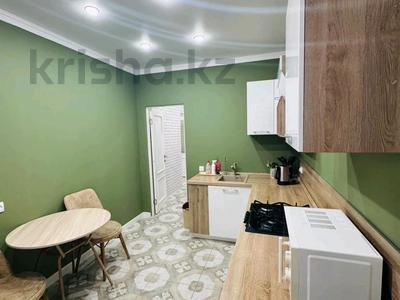 1-комнатная квартира · 35 м² · 5/7 этаж, Бокенбай батыр 155/3 — Находится возле новой супермаркет Дины на микрорайоне Юнис сити за 150 000 〒 в Актобе, мкр Авиатор