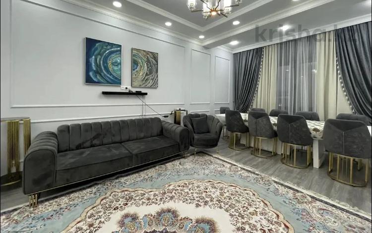 3-комнатная квартира, 127 м² помесячно, Кабанбай Батыра 13 за 500 000 〒 в Астане — фото 8