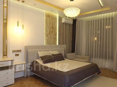 4-комнатная квартира · 175 м² · 1/3 этаж, ул. Акселеу Сейдимбека 110/1блок14 за 255 млн ₸ в Алматы, Наурызбайский р-н