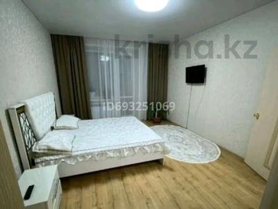 1-комнатная квартира, 45 м², 3/5 этаж по часам, Казахстан 75 — Пассаж за 1 000 〒 в Усть-Каменогорске