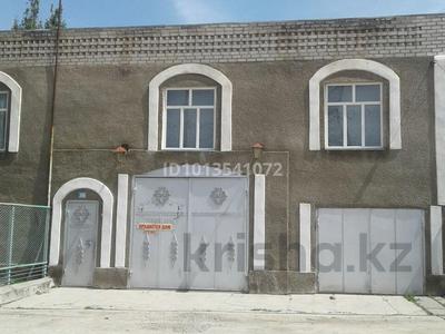 Отдельный дом · 6 комнат · 500 м² · 10 сот., Байзак батыра 144а за 300 000 ₸ в Таразе