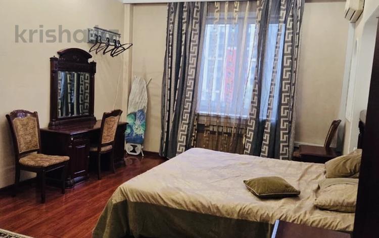 3-комнатная квартира · 100 м² · 6/12 этаж, Мауленова 111 за 450 000 ₸ в Алматы, Алмалинский р-н — фото 2