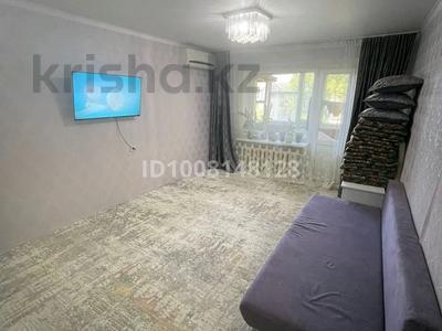 2-бөлмелі пәтер · 54 м² · 5/5 қабат, мкр Строитель — Циолковского, бағасы: 13.5 млн ₸ в Уральске