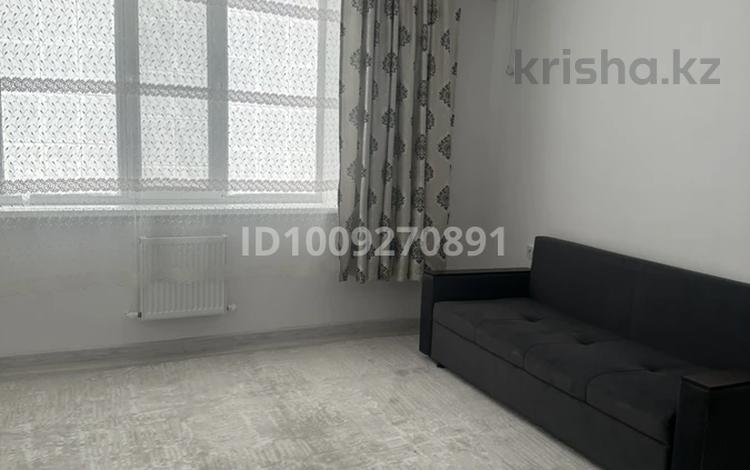 1-комнатная квартира · 40 м² · 2/3 этаж, мкр Самал-2, Адгама Каримова 117 за 150 000 ₸ в Атырау — фото 2