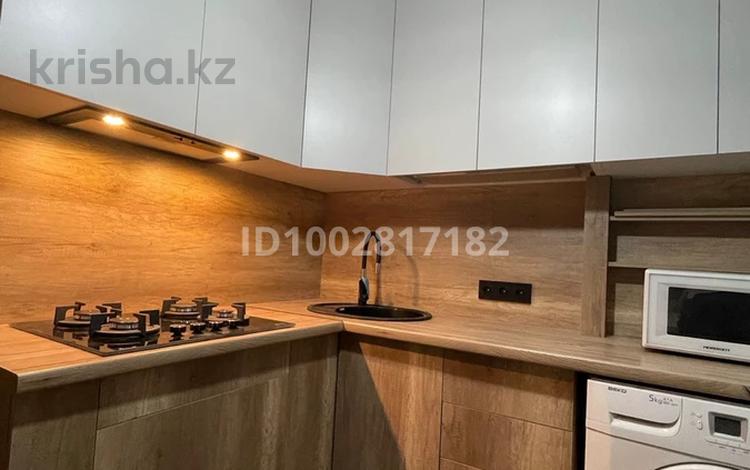 2-комнатная квартира · 43 м² · 1/4 этаж, мкр №2 1 за 280 000 ₸ в Алматы, Ауэзовский р-н — фото 2
