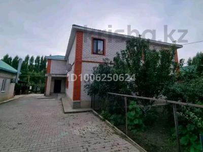 Отдельный дом · 15 комнат · 350 м², Тауке хан 6 — Народная канцелярия за 1.7 млн 〒 в Актобе