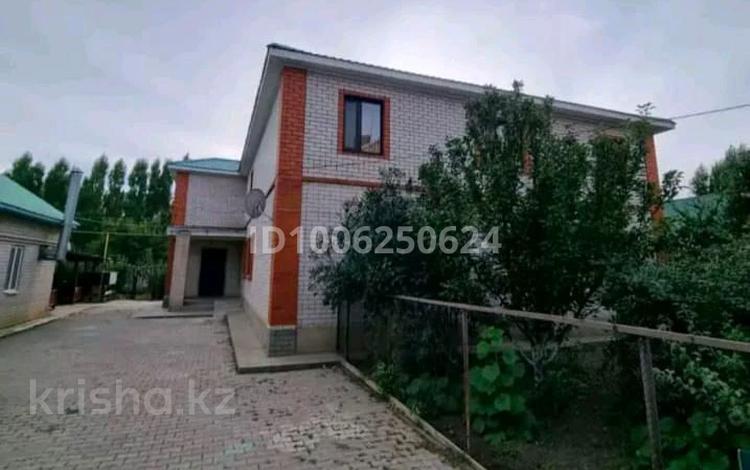 Отдельный дом · 15 комнат · 350 м² · 20 сот., Тауке хан 6 — Народная канцелярия за 1.3 млн 〒 в Актобе — фото 2