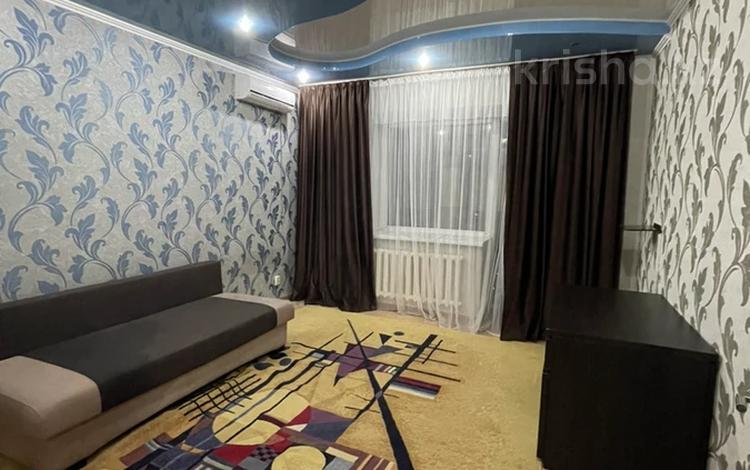 2-бөлмелі пәтер, 54 м², 1 қабат тәулігіне, Аймаутова 84/Б, бағасы: 13 000 〒 в Семее — фото 2