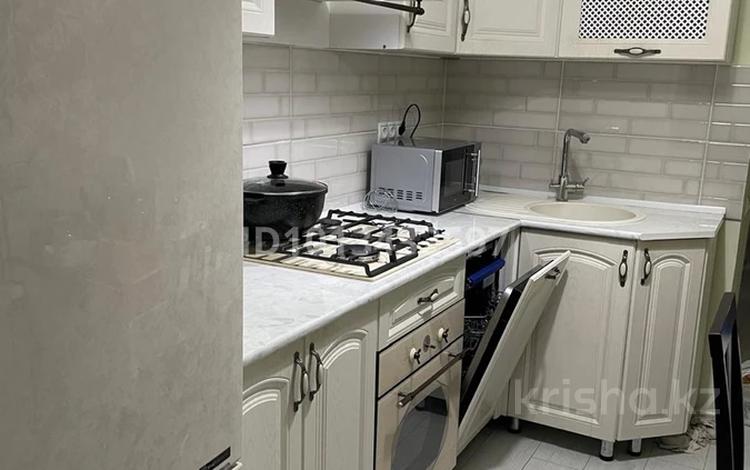 2-комнатная квартира · 46 м² · 2/5 этаж, Байзак батыра 168 — Район 24 гимназии за 180 000 ₸ в Таразе — фото 2