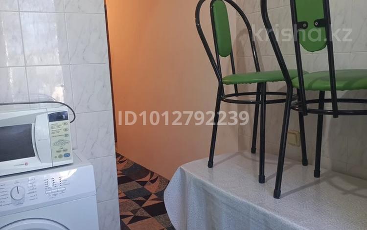 2-бөлмелі пәтер · 50 м² · 3/5 қабат, владимирский 4 — возле роддома, бағасы: 15 млн ₸ в Атырау, мкр Авангард-4 — фото 2