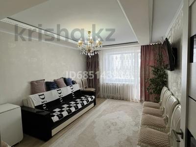 3-комнатная квартира, 63 м², 9/9 этаж, Мамыраева 11 за 20 млн 〒 в Караганде, Алихана Бокейханова р-н