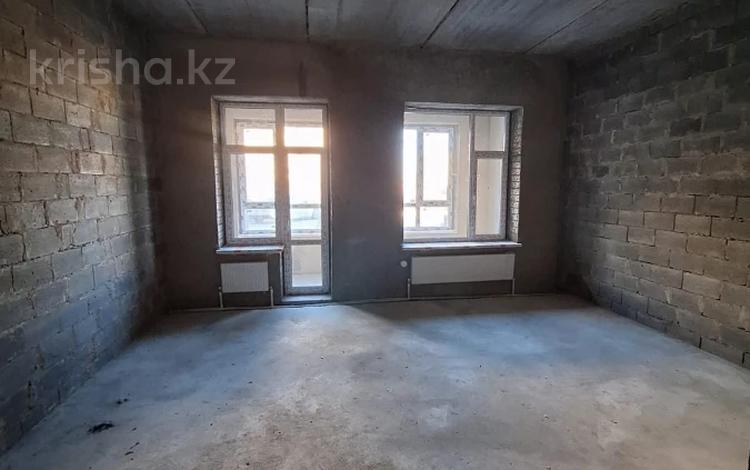 2-бөлмелі пәтер · 81.5 м² · 3/10 қабат, мкр. Алтын орда, бағасы: 39 млн ₸ в Актобе — фото 2