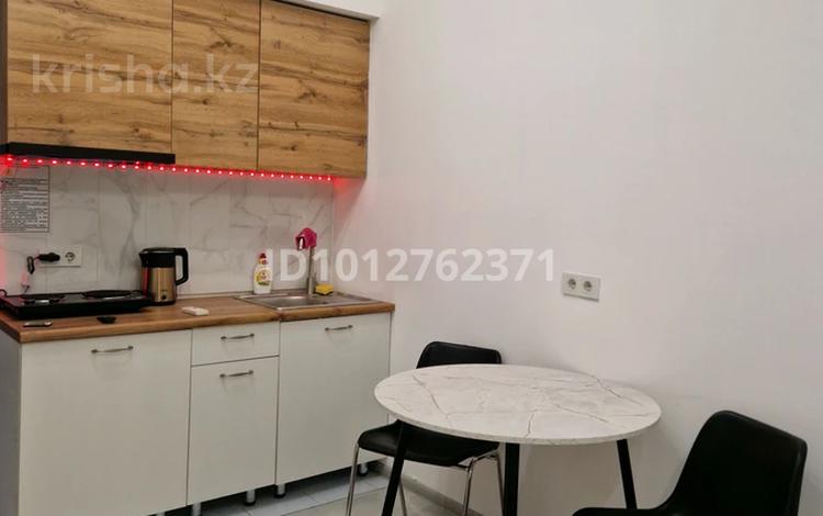 1-бөлмелі пәтер · 35 м² · 1/12 қабат, Шевченко 85, бағасы: 18 000 ₸ в Алматы, Алмалинский р-н — фото 2