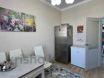 Пәтерлер в Актюбинской обл.: 2-бөлмелі пәтер · 70 м² · 4/5 қабат, мкр. Алтын орда, бағасы: 28 млн 〒 2-бөлмелі пәтер · 70 м² · 4/5 қабат, мкр. Алтын орда, бағасы: 28 млн 〒 в Актобе