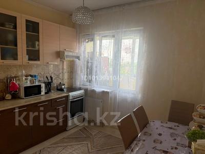 2-бөлмелі пәтер · 63 м² · 6/10 қабат, Ақсай-1 ш/а. 10/3, бағасы: 300 000 ₸ в Алматы, Ауэзовский р-н