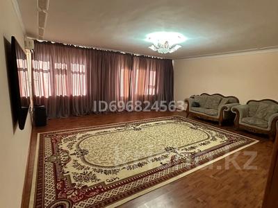 4-комнатная квартира · 120 м² · 4/5 этаж, Айтеке би — На пересечении Айтеке би, саркырама. Дом где халык банк за 24 млн 〒 в 